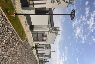 Casă cu 5 camere cu Teren 380 Mp în Moșnița Nouă - 1