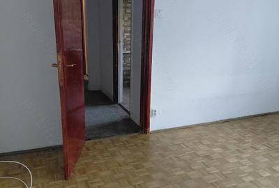 Apartament cu 2 camere decomandat în Calea București - 1