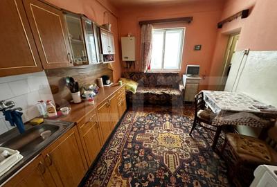 Casă cu 6 camere cu Teren 800 Mp în Central - 9