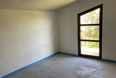Casă cu 3 camere în Dărmănești - 2