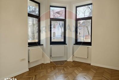 Casă cu 5 camere cu Teren 180 Mp în Victoriei
