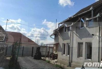 Casa cu 3 camere, 170 mp, Santana de Mures - 1