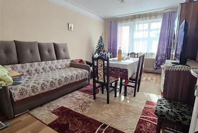Apartament cu 3 camere decomandat în Alexandru cel Bun