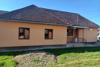Casă cu 4 camere cu Teren 645 Mp în Sântana de Mureș