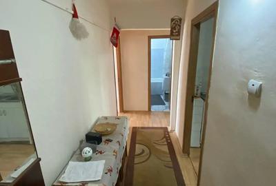 Vand apartament 2 camere decomandat