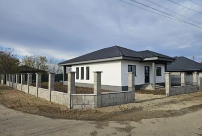 Casă cu 2 camere în Lazuri - 8