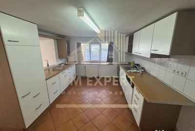 Casă cu 4 camere cu Teren 4520 Mp în Lerești - 8