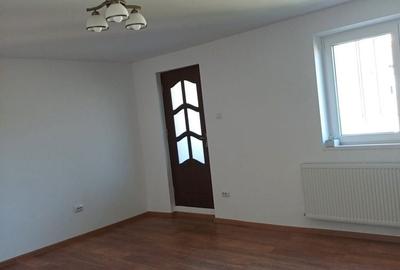 Apartament cu 2 camere decomandat în Cetate