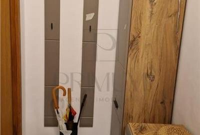 Apartament cu 3 camere semidecomandat, mobilat în Spitalul Județean - 2