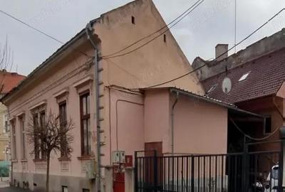 Spațiu comercial, de 213 mp, în Central - 1