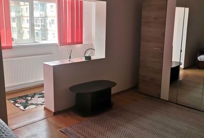 Garsonieră decomandată în Central - 8