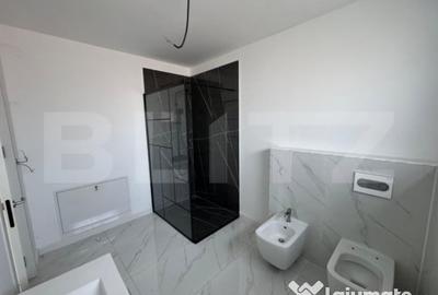Casă cu 4 camere cu Teren 240 Mp în Central - 1