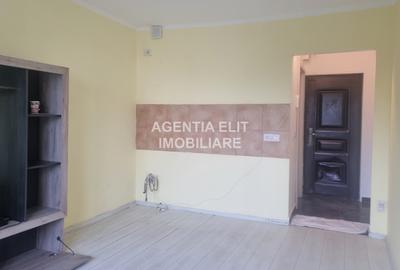 Garsonieră decomandată în Central - 2