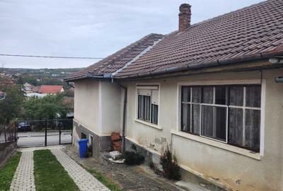 Casă cu 4 camere în Central - 2