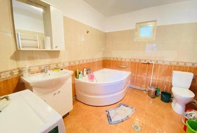 Casă cu 4 camere cu Teren 2031 Mp în Vălenii de Munte - 1