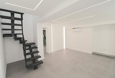 Spațiu comercial, de 110 mp, în Decebal - 4