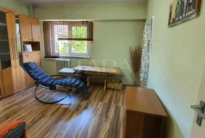Loca?ie Ideala pentru Locuit sau Investi?ie. 1 Camera Decomandata.