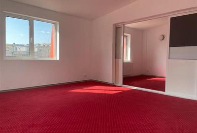 Casă individuală cu 5 camere cu Teren 220 Mp în Vitan - 8