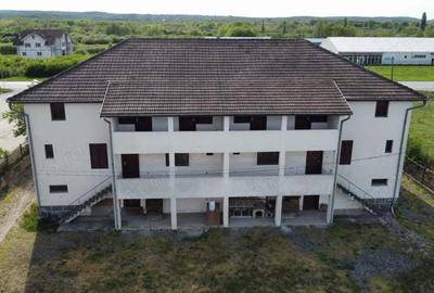 Casă cu Teren 6172 Mp în Central - 2