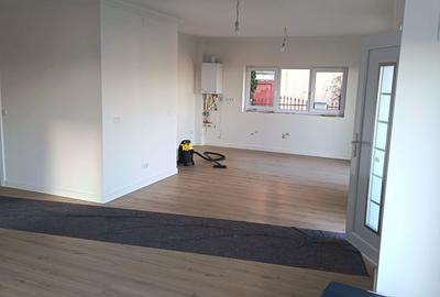 Apartament cu 4 camere decomandat în Central - 2