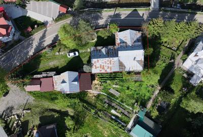 Casă cu 4 camere în Central - 2
