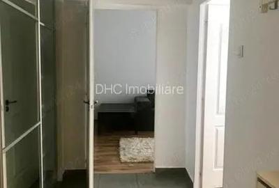 Apartament cu 2 camere decomandat în P-ța Victoriei - 2