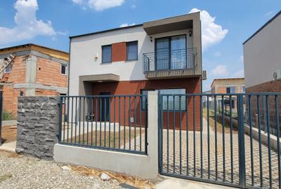 Proprietar - Single 4 camere, 340 mp, curte compacta, autobuz - metrou - 3