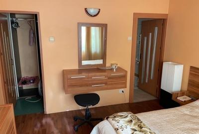 Apartament cu 3 camere decomandat în Nicolina - 4