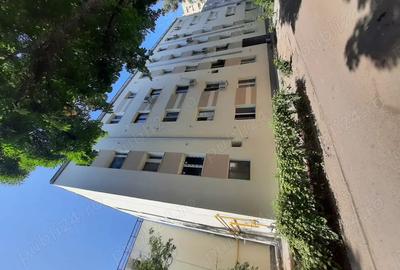 Vand Garsoniera confort 3 16 m, nou anvelopata ?i renovata, mobila ?i electrocasnice noi!