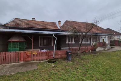 Casă cu 4 camere în Țebea - 3