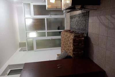 Ofer spre inchiriere garsoniera 21 mp la parter in zona compozitori constanta 250 euro - 1