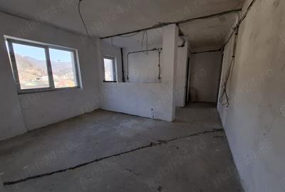 Apartament cu 3 camere semidecomandat în Cavnic - 4