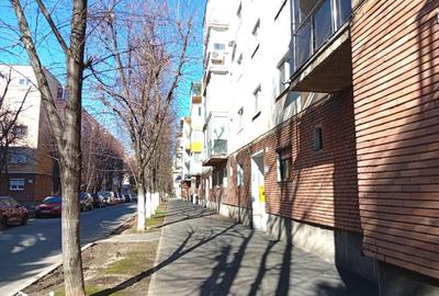 Apartament cu 3 camere decomandat în Micălaca - 2