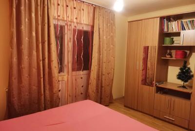 Apartament cu 2 camere semidecomandat, mobilat în Central