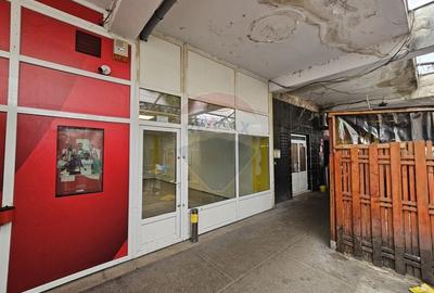 Spațiu comercial, de 45 mp, în Titan - 7