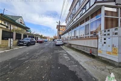 Casa spatioasa si versatila de vanzare in Eforie Nord  ideala pentru locuinta + - 17