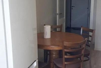 Garsonieră în Titan