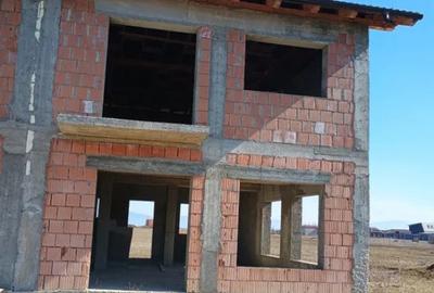 Casă cu 4 camere cu Teren 400 Mp în Uzina 2 - 2