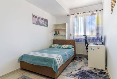 Apartament de vanzare - Sub Cetate - Floresti - 4 camere - parcare - 12