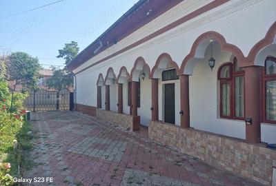 Vand casa deosebita - 1