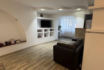 Apartament cu 3 camere decomandat în Rolast - 1
