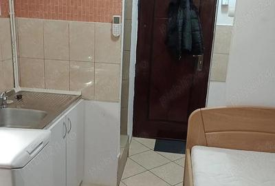Garsonieră nedecomandată în Central - 3