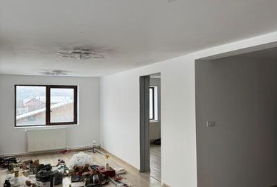 Casă cu 2 camere cu Teren 1000 Mp în Exterior Vest - 2