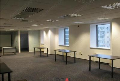 Spațiu comercial, în P-ța Victoriei - 6