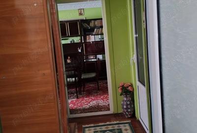 Apartament cu 3 camere semidecomandat în Central - 2
