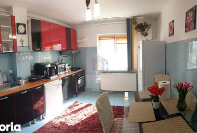 Apartament cu 3 camere decomandat în Buzaului