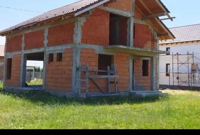 Casă cu 3 camere cu Teren 656 Mp în Izvin - 3