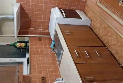 Apartament cu 3 camere semidecomandat în Central - 3