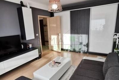 Apartament cu 2 camere decomandat în Tractorul