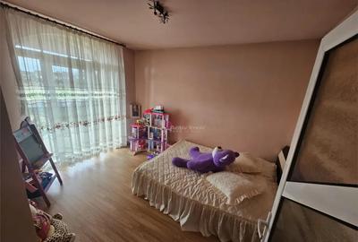 Casă cu 4 camere cu Teren 700 Mp în Micești - 2